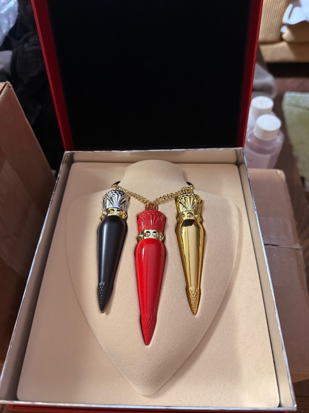 Bundle :   Christian Louboutin Beauty Lipstick Charm Necklace Set & Dust Bag - Picture 2 of 4